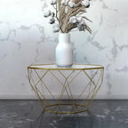 Table d'appoint géométrique en verre, style moderne, usage unique – Or / Jaune / Noir / Gris / Blanc / Rouge