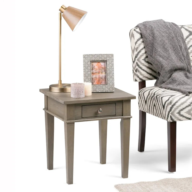 Table d'appoint carrée en bois avec tiroir, gris ferme/marron selle/marron tabac – Usage unique